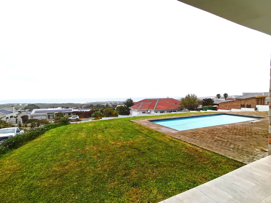 5 Bedroom Property for Sale in Chanteclair Western Cape